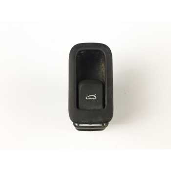 PULSADOR MALETERO / PORTON 8V0959831B 