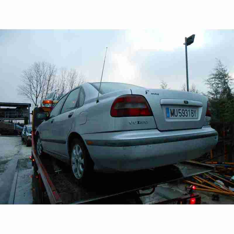 volvo s40 berlina del año 1999