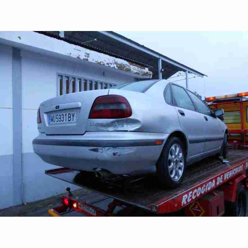 volvo s40 berlina del año 1999