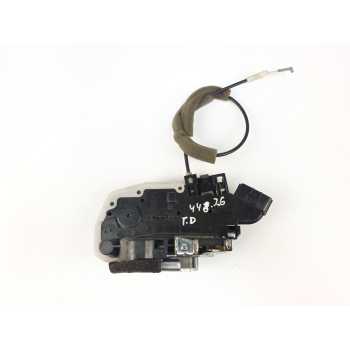 CERRADURA PUERTA TRASERA DERECHA 825006FR0A 