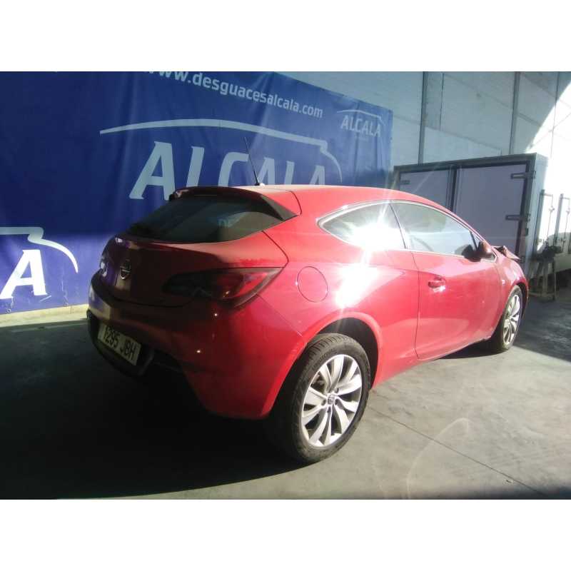 opel astra j gtc del año 2014