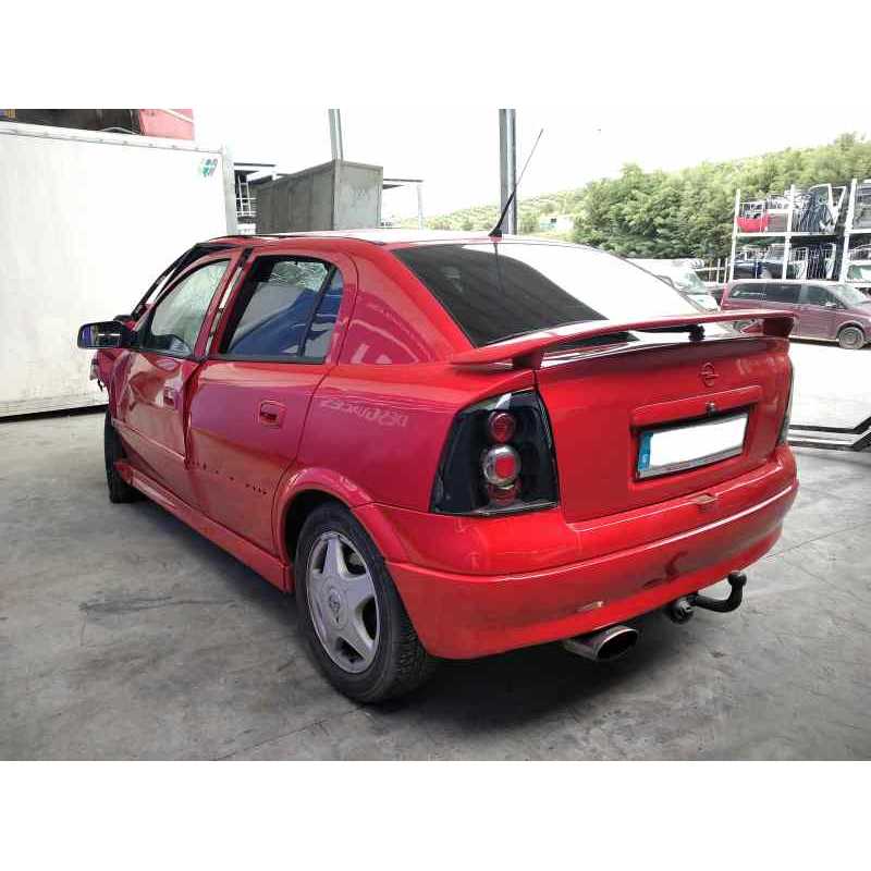 opel astra g berlina del año 2000
