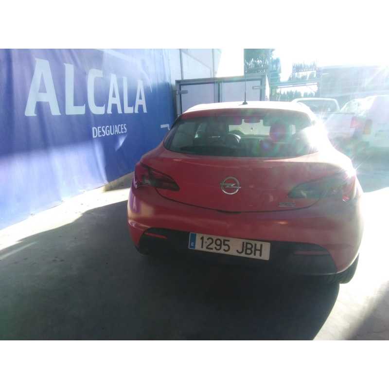 opel astra j gtc del año 2014