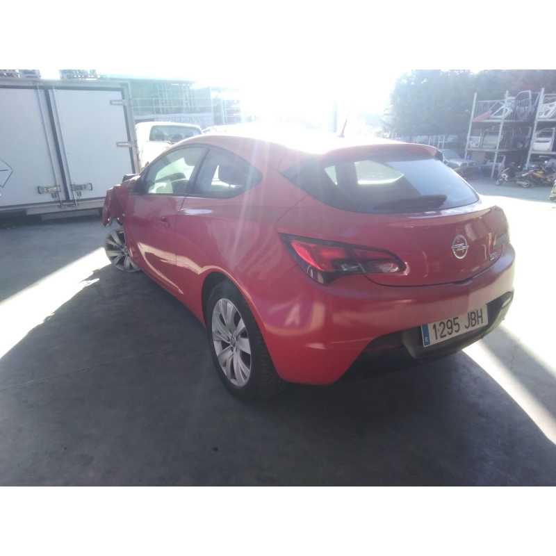 opel astra j gtc del año 2014