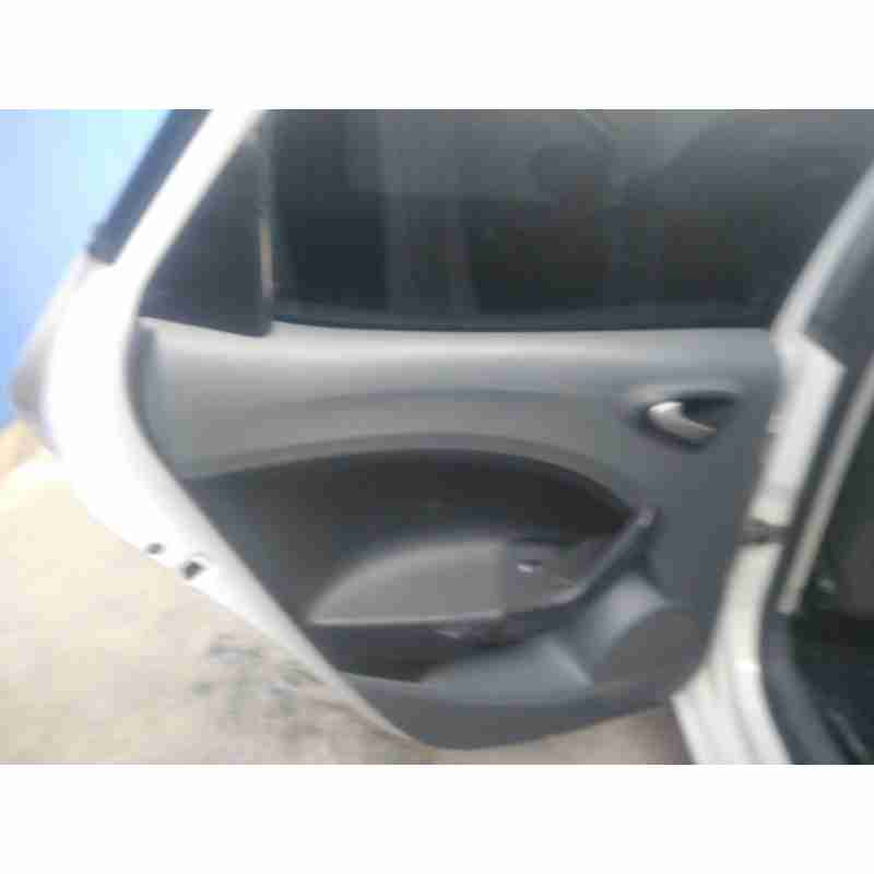 seat ibiza (6j5) del año 2010