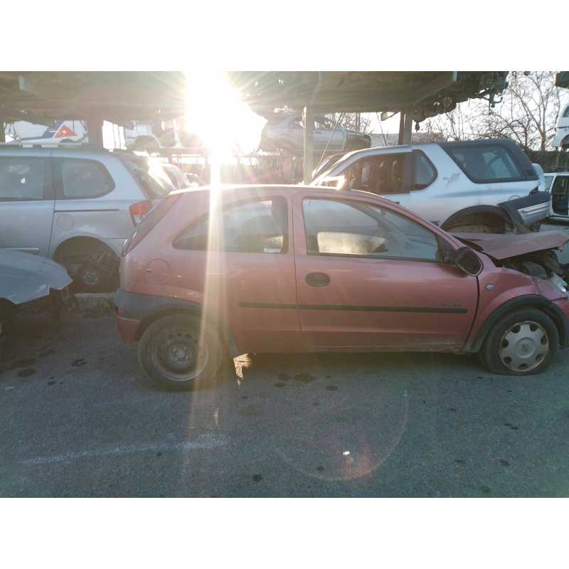 opel corsa c (x01) del año 2001