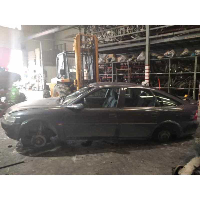 opel vectra b berlina del año 1996