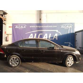 OPEL ASTRA H Sedán (A04) de desguace