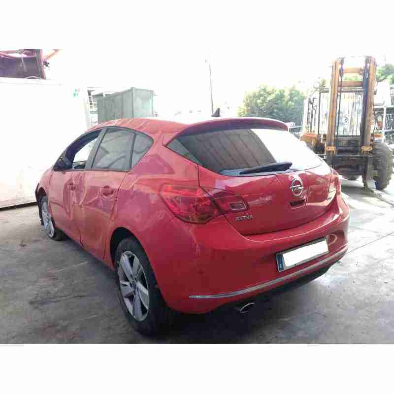 opel astra j lim. del año 2015