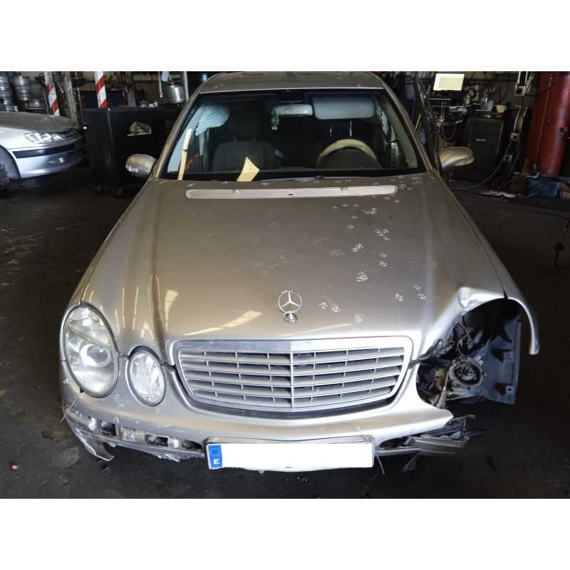 mercedes-benz clase e (w211) berlina del año 2002