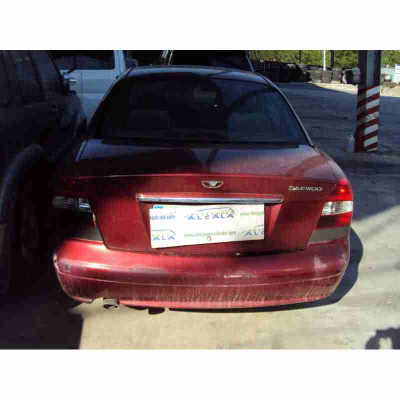 daewoo nubira berlina del año 2001