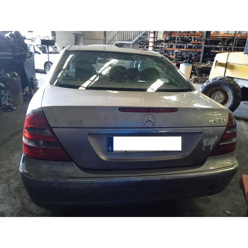 mercedes-benz clase e (w211) berlina del año 2002