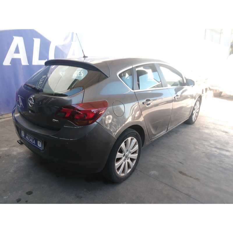 opel astra j (p10) del año 2024