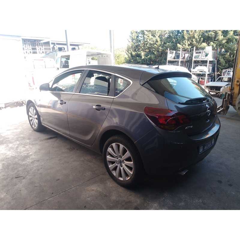 opel astra j (p10) del año 2024