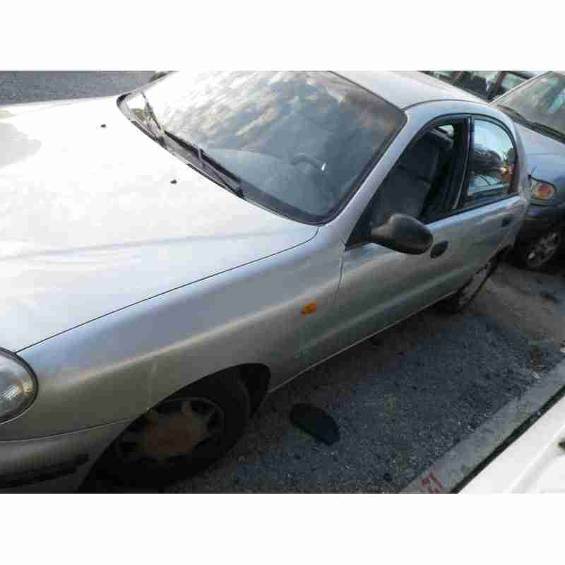 daewoo lanos del año 2000