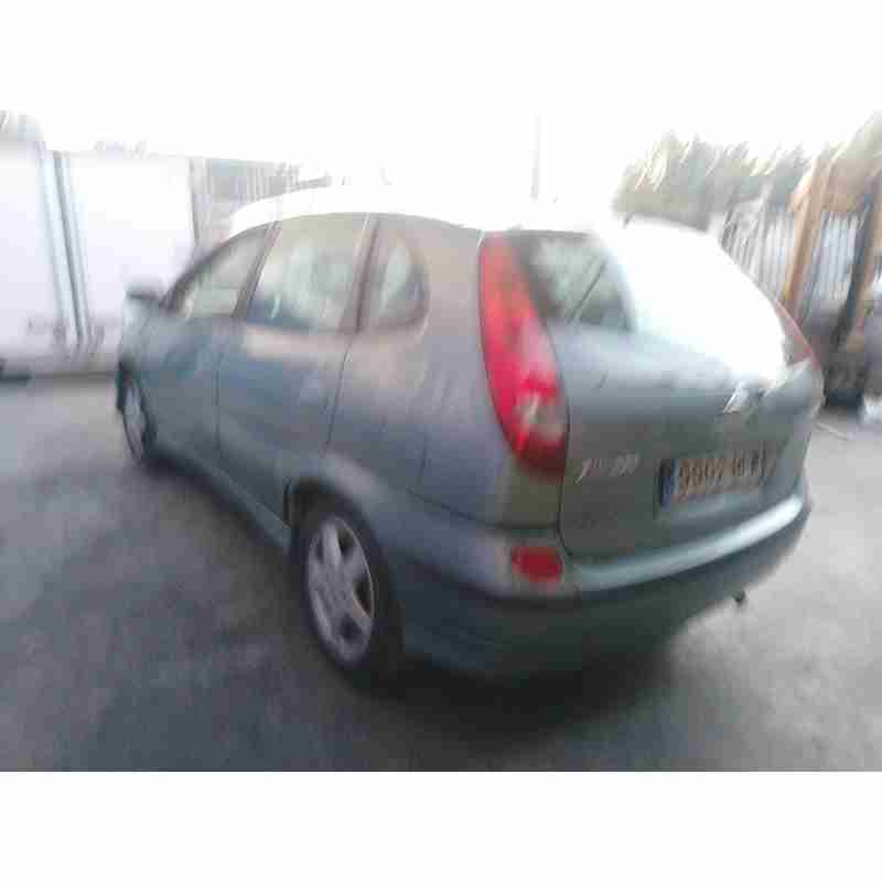 nissan almera tino (v10) del año 2001