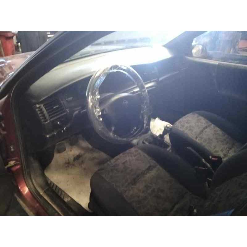 opel vectra b berlina del año 1996