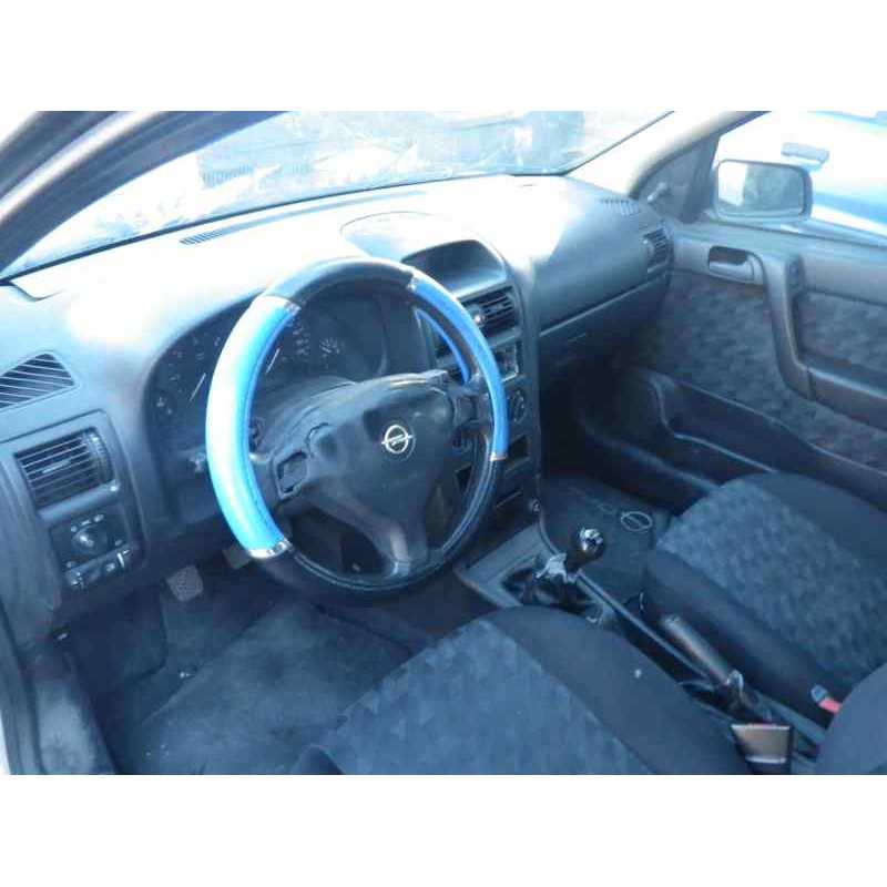 opel astra g berlina del año 1998