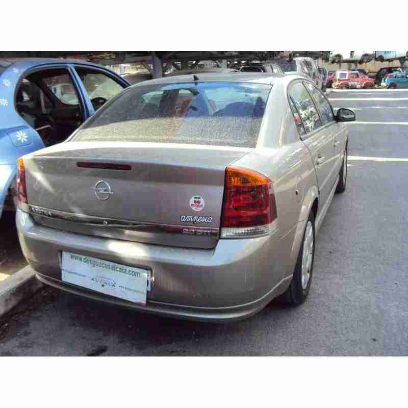 opel vectra c berlina del año 2003