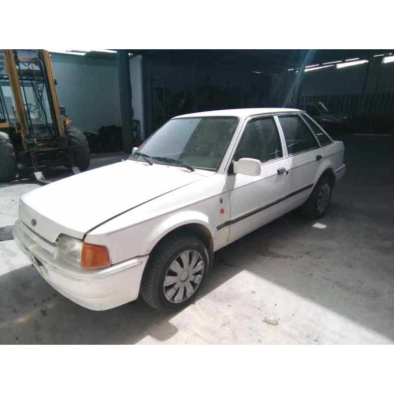 ford escort berlina/turnier del año 1990