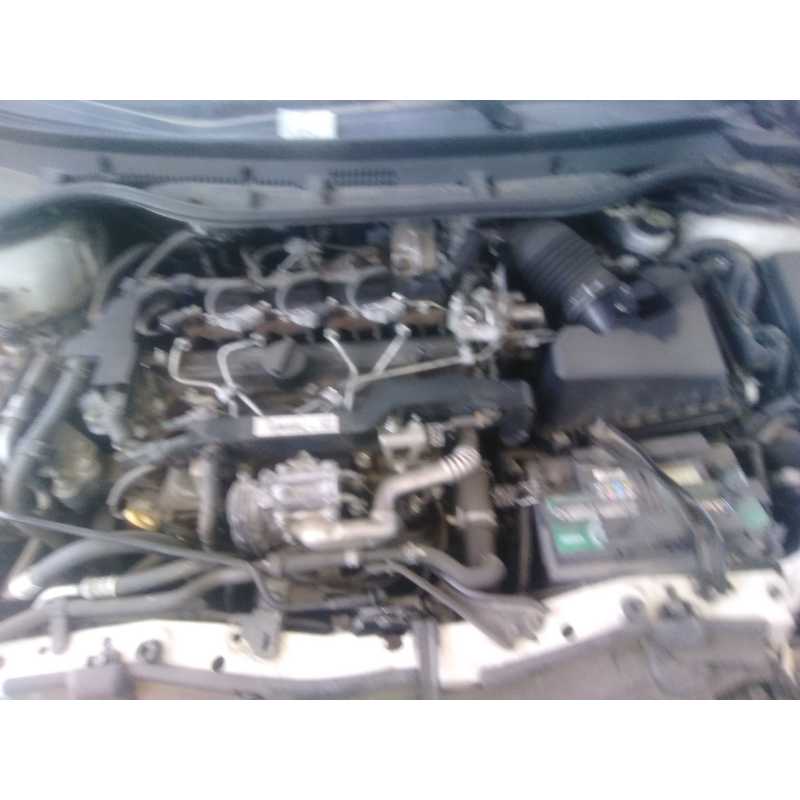 toyota auris (_e18_) del año 2013