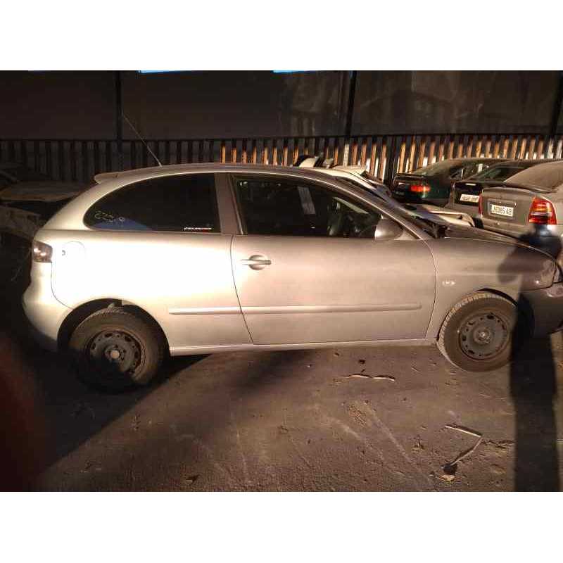 seat ibiza (6l1) del año 2002