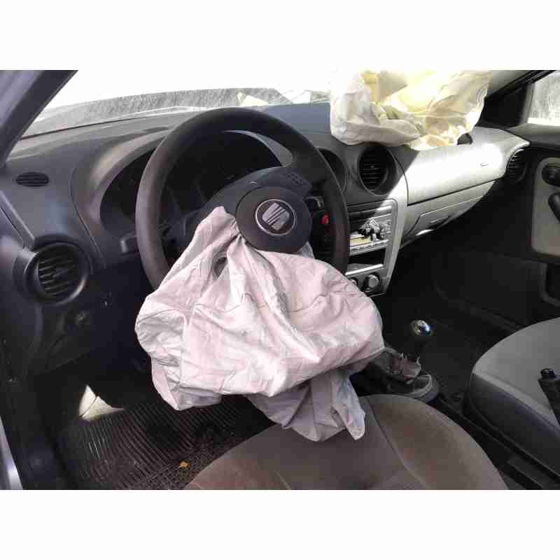 seat ibiza (6l1) del año 2002