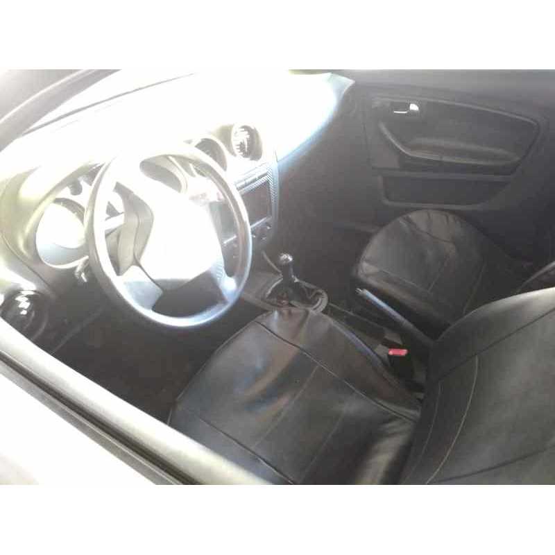 seat ibiza (6l1) del año 2002