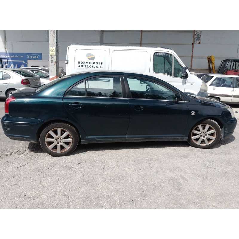 toyota avensis sedán (_t25_) del año 2003