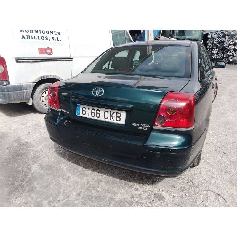 toyota avensis sedán (_t25_) del año 2003