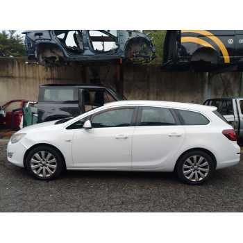 OPEL ASTRA J Sports Tourer (P10) de desguace
