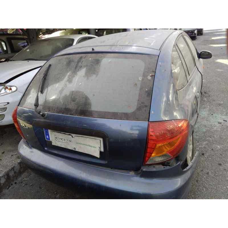 kia rio del año 2000