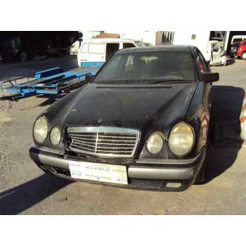 MERCEDES-BENZ CLASE E (W210) BERLINA DIESEL de desguace