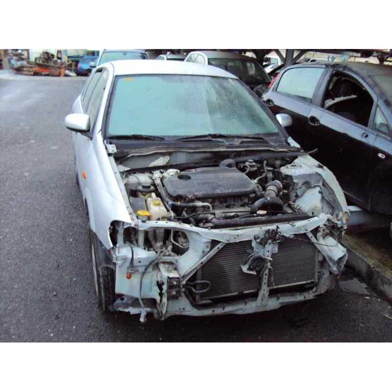 nissan almera (n16/e) del año 2001