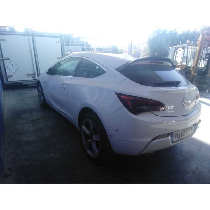 opel astra j gtc del año 2018