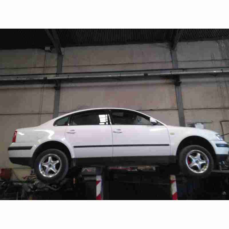 volkswagen passat berlina (3b2) del año 1999