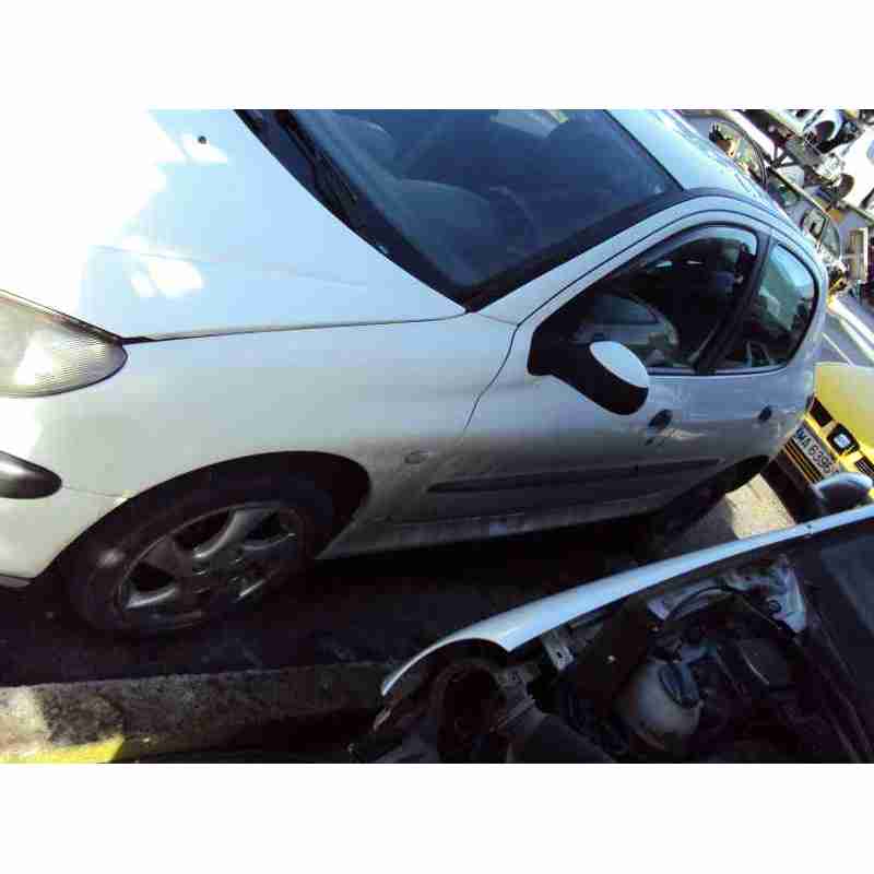 peugeot 206 berlina del año 2001