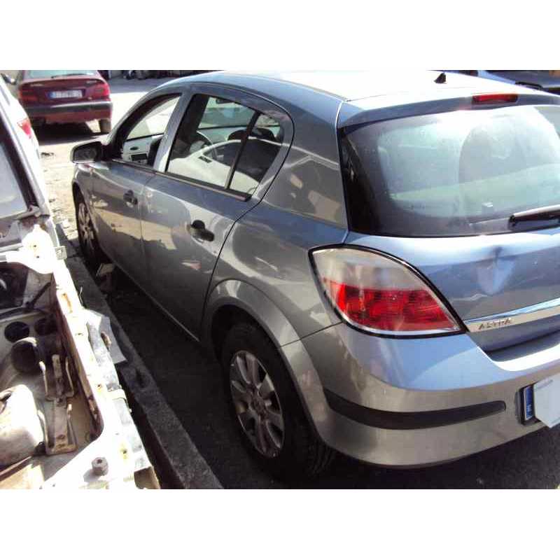 opel astra h berlina del año 2005
