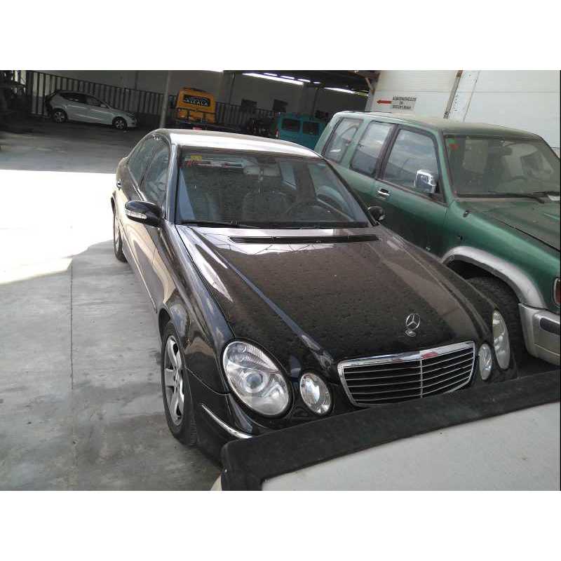 mercedes-benz clase e (w211) berlina del año 2002