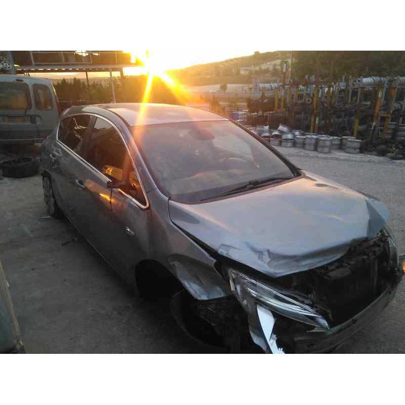 opel astra j lim. del año 2010