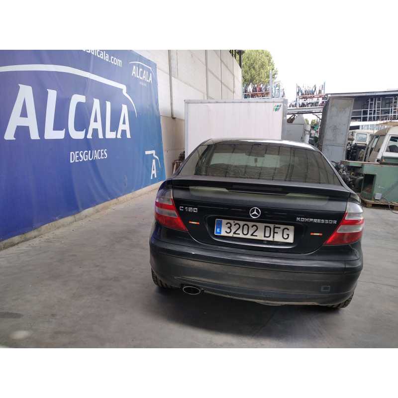 mercedes-benz clase c (w203) berlina del año 2005
