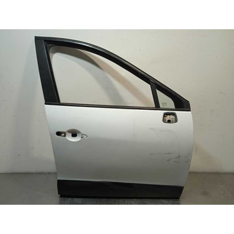 PUERTA DELANTERA DERECHA 801008349R BOLLADA Y ARAÑADA 