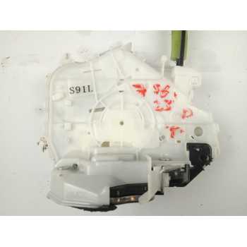 CERRADURA PUERTA TRASERA DERECHA D10E72310 