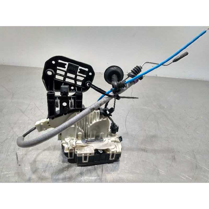 CERRADURA PUERTA DELANTERA IZQUIERDA A1667200135 