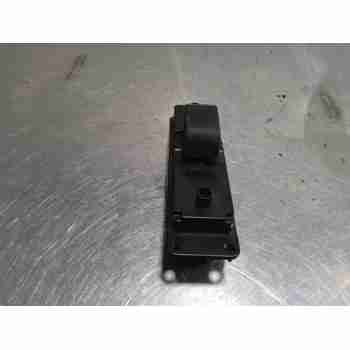 MANDO ELEVALUNAS DELANTERO DERECHO GS1D66370 03124600 