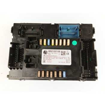 CAJA RELES / FUSIBLES 00521337120 