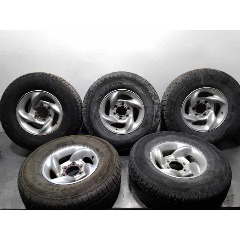 LLANTA 15 PULGADAS 4 UNIDADES 6 TORNILLOS