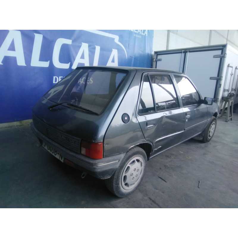 peugeot 205 berlina del año 1989