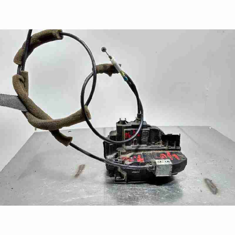 CERRADURA PUERTA TRASERA DERECHA 825001ML0A 3 PINES 