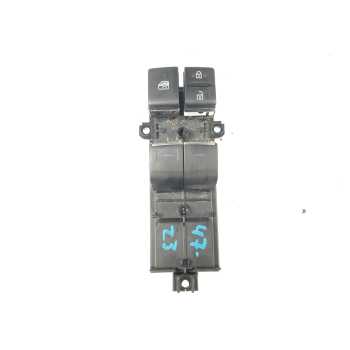 MANDO ELEVALUNAS DELANTERO IZQUIERDO 840400W020 